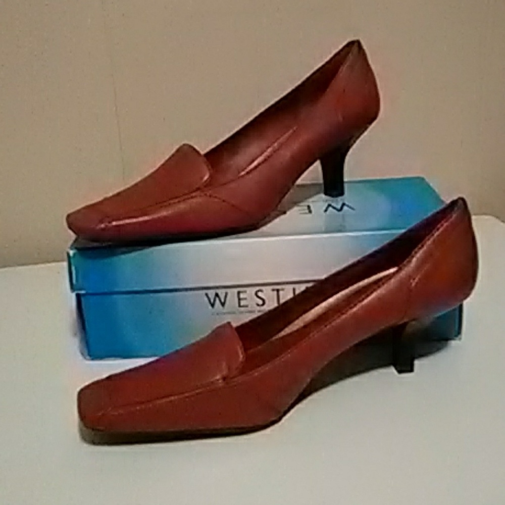 Westies Pumps - Picture 2 of 4